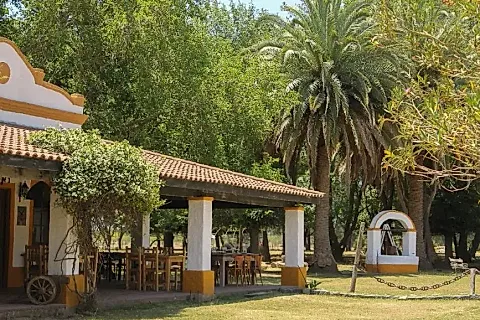 Las Dueñas de Areco