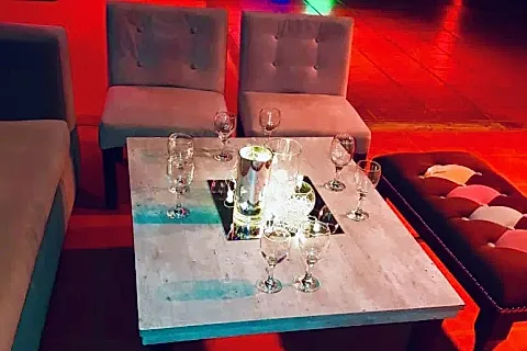 Jockey Club 4