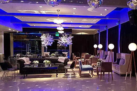 Queens Deck 3