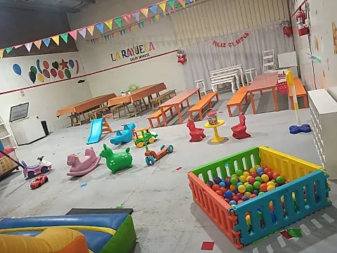 La Rayuela Salón Infantil 2