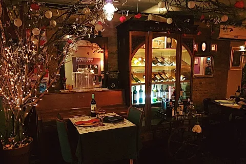 VeintiCinco Restaurant 5