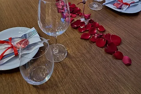 Cru Deli & Wine 3