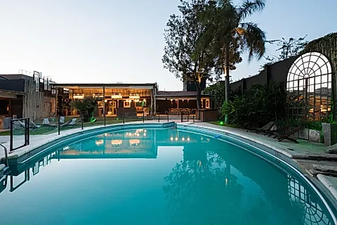 Onas Hostel & Suites