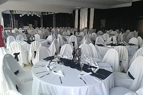 Salón de Eventos GZ Plottier 4