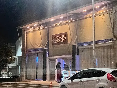 Salón Cromo 3