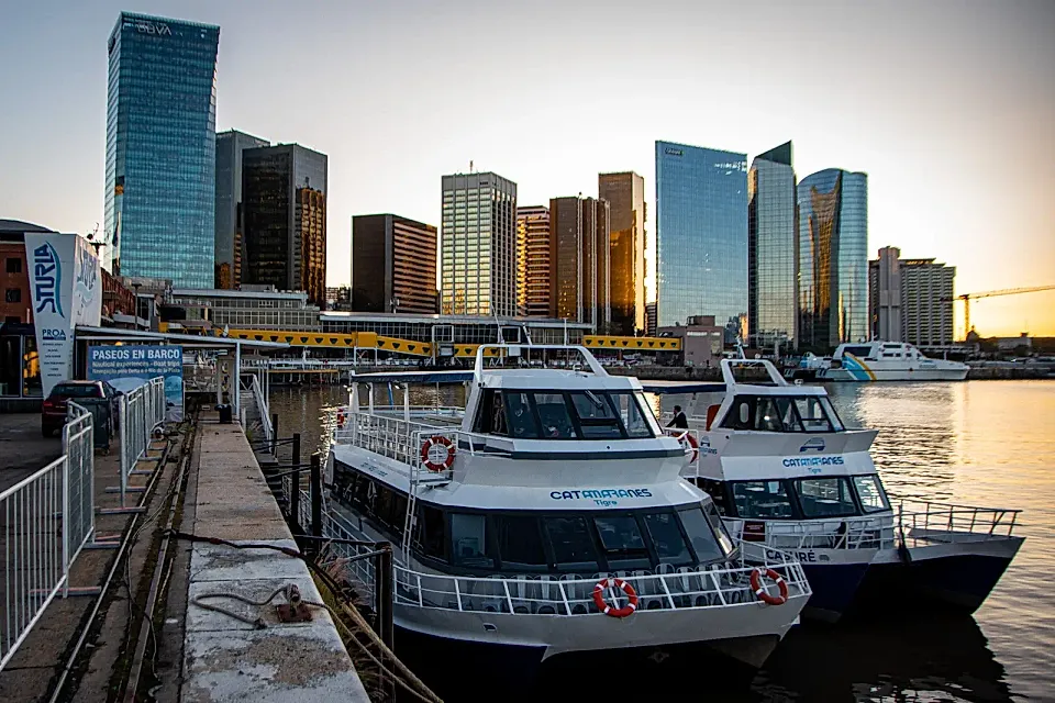 Sturla Catamaranes Puerto Madero