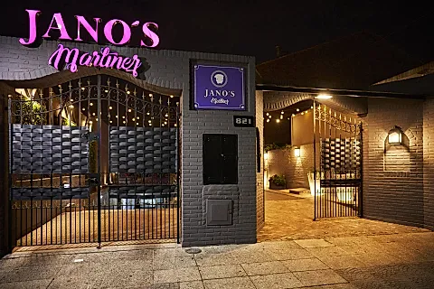 Jano's Martinez