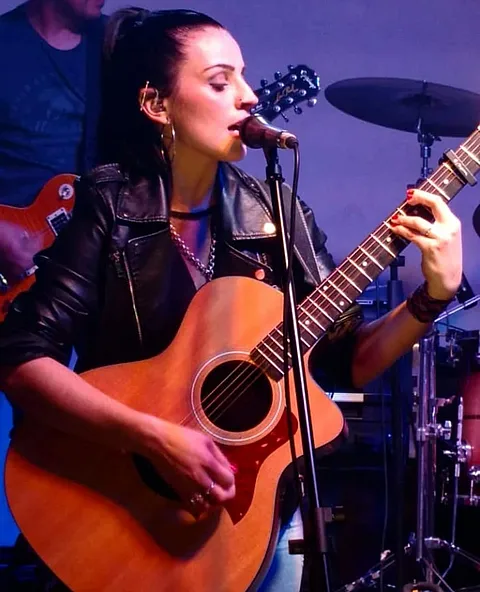 E.C.H  SONIDO ILUMINACIÓN 3