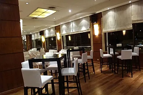 Windsor Hotel & Tower 5