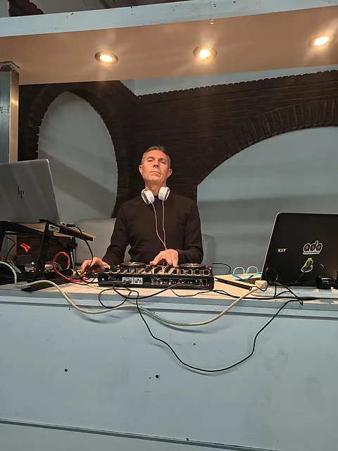 Dee Jay, sonido, luces, animación 5