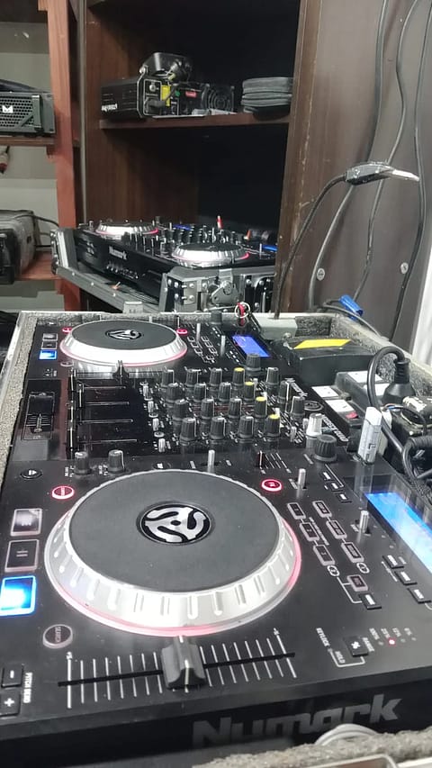 LASERMIXDJ