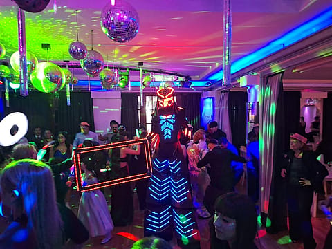 Tron.led eventos disfraz de payaso 🤡 it. Osos 🐻 patos  Messi cabezón 5
