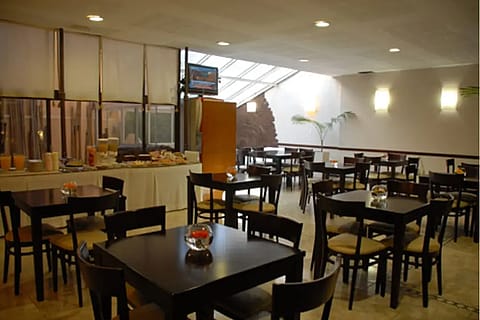 Hotel del Rey 4