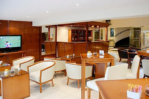 Hotel Riviera 4