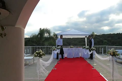 El Castillo International 5