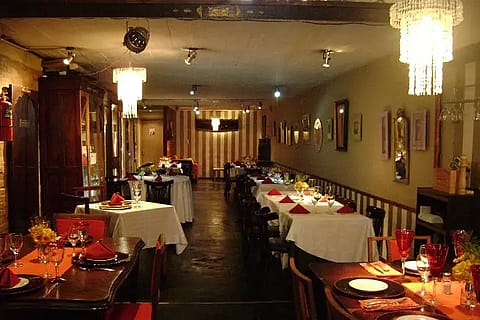 VeintiCinco Restaurant 2
