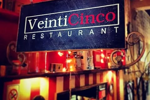 VeintiCinco Restaurant 4