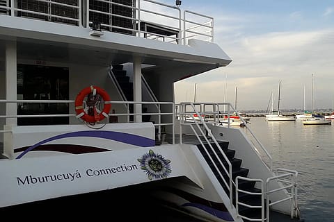 Catamaran Mburucuya Connection - Embarcación para Casamientos 5