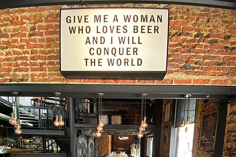 Hurt Grill & Bar 5