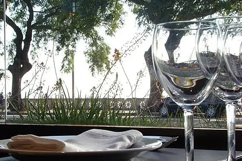 Bahamas Restaurant & Bar 4