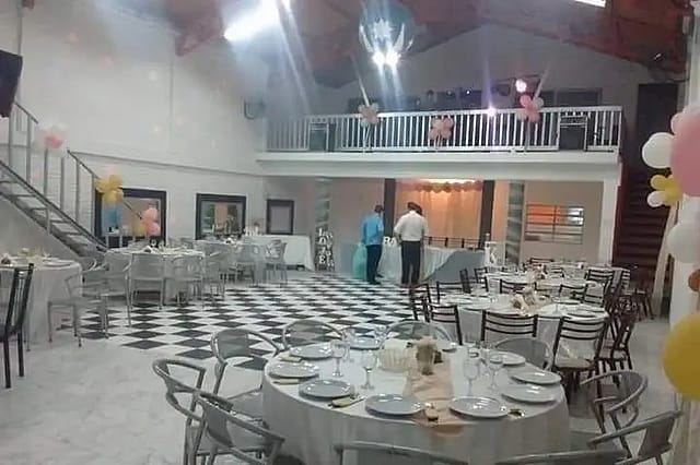 Salón de Fiestas La Familia