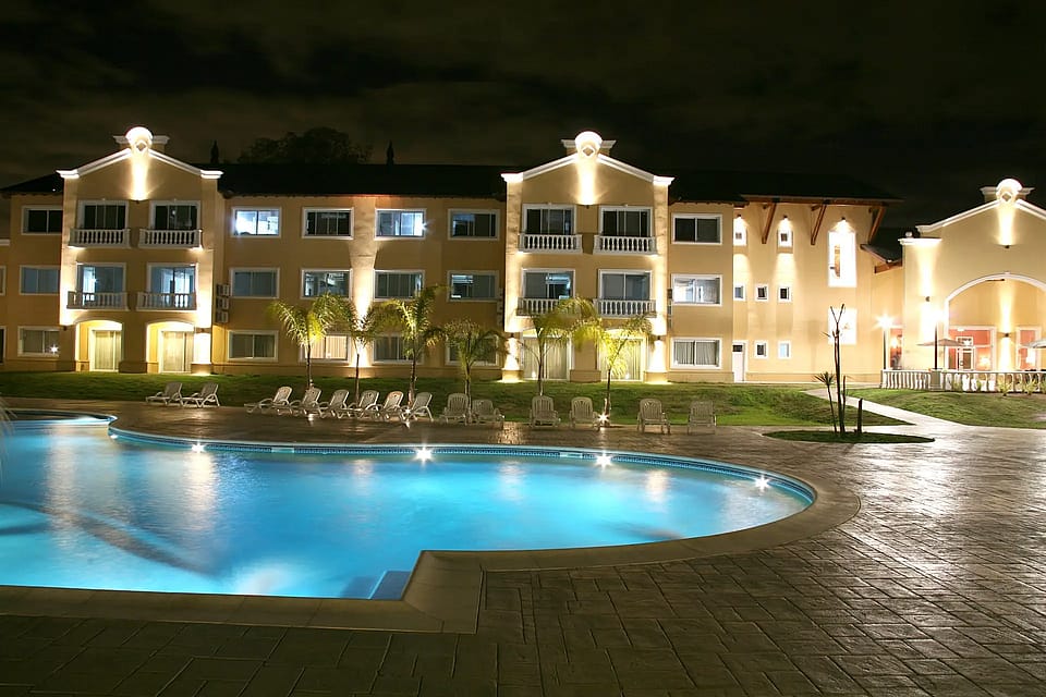 Hotel Howard Johnson Pilar