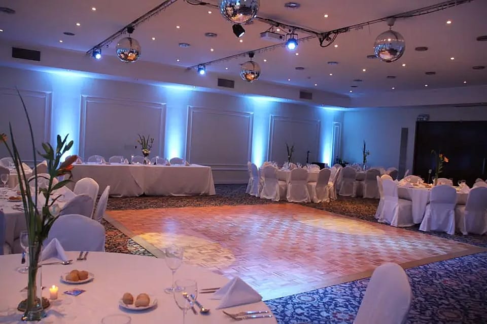 Argenta Tower Hotel & Suites