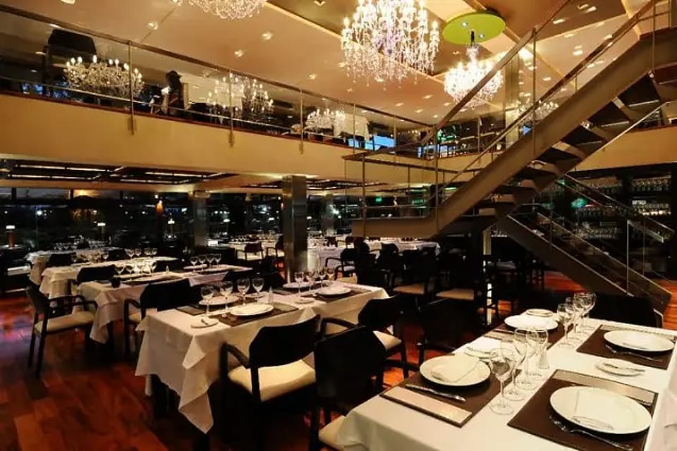 Bahamas Restaurant & Bar