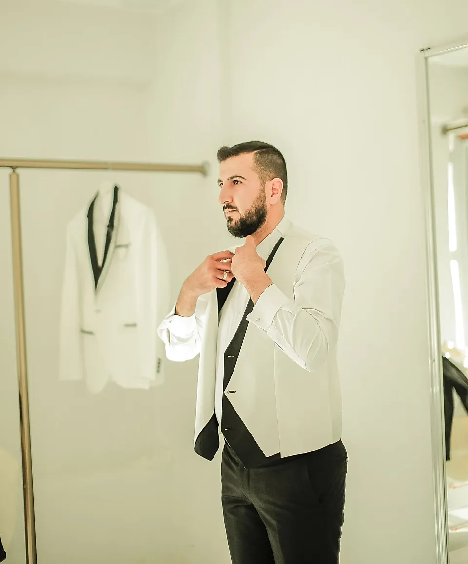Getting ready del novio: la previa también cuenta la historia