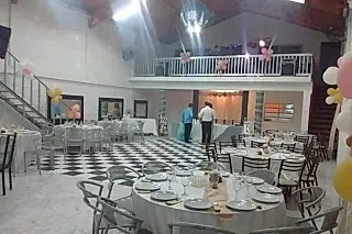 Salón de Fiestas La Familia