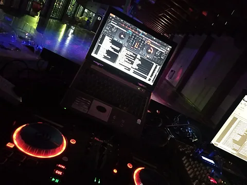 Staff Dj's 2