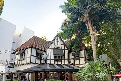 La Casona de Flores 2