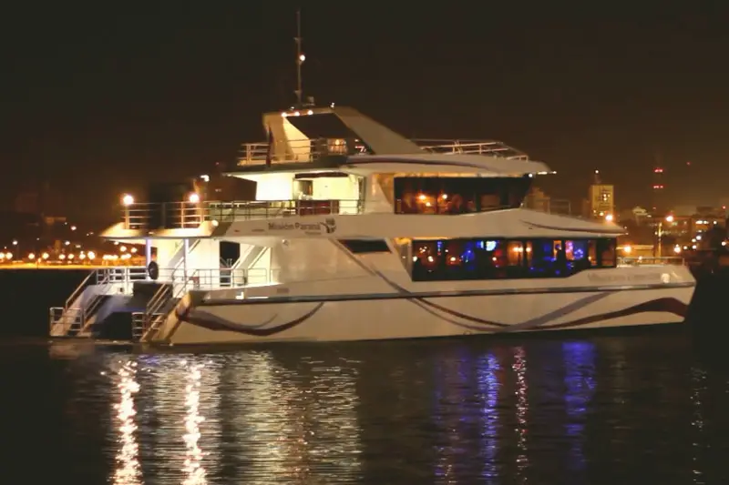 Misión Paraná - Catamarán